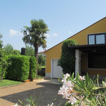 Apartments Zvezdica*** With Garden Zambratija  Εξωτερικό φωτογραφία