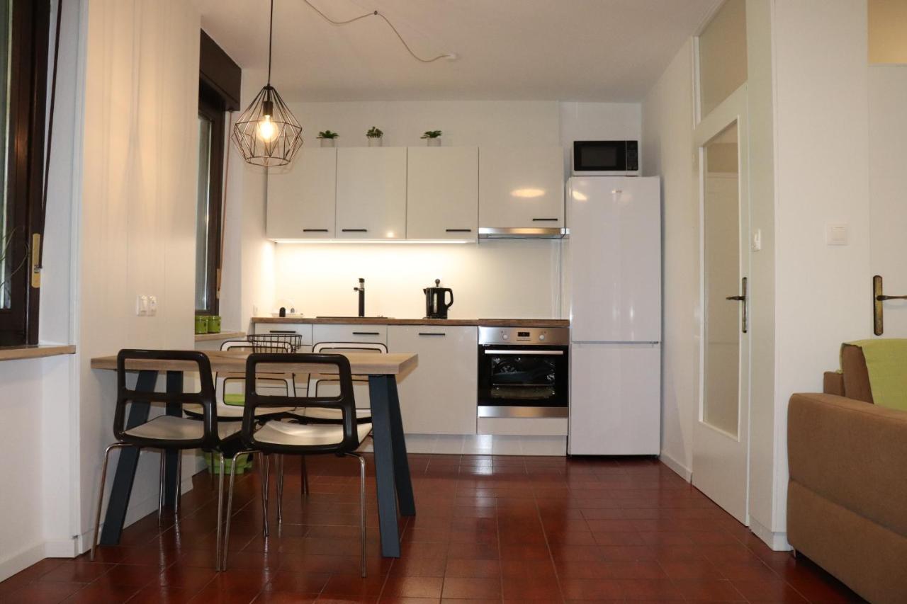 Apartments Zvezdica*** With Garden Zambratija  Εξωτερικό φωτογραφία