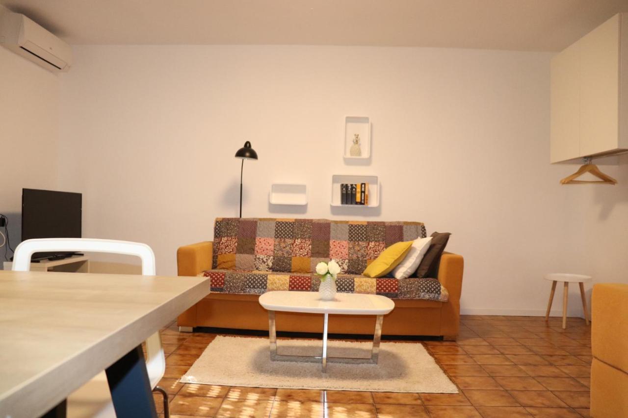 Apartments Zvezdica*** With Garden Zambratija  Εξωτερικό φωτογραφία