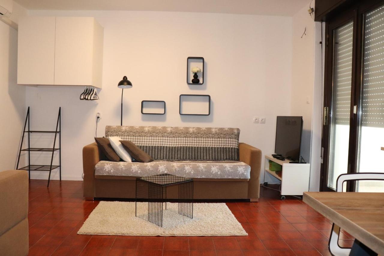 Apartments Zvezdica*** With Garden Zambratija  Εξωτερικό φωτογραφία
