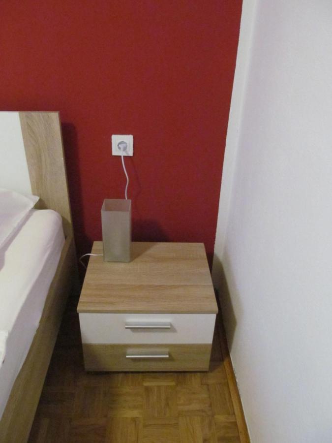 Apartments Zvezdica*** With Garden Zambratija  Εξωτερικό φωτογραφία
