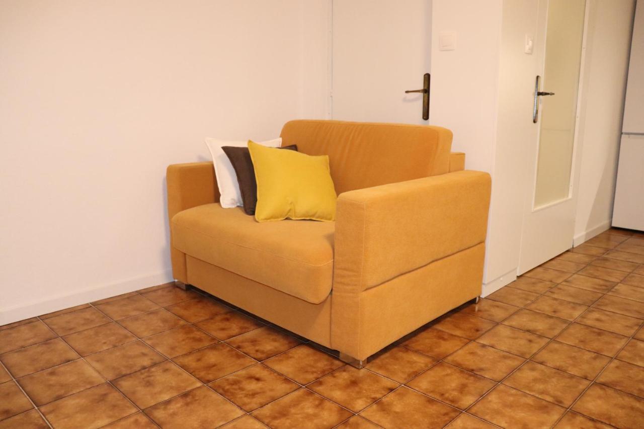 Apartments Zvezdica*** With Garden Zambratija  Εξωτερικό φωτογραφία