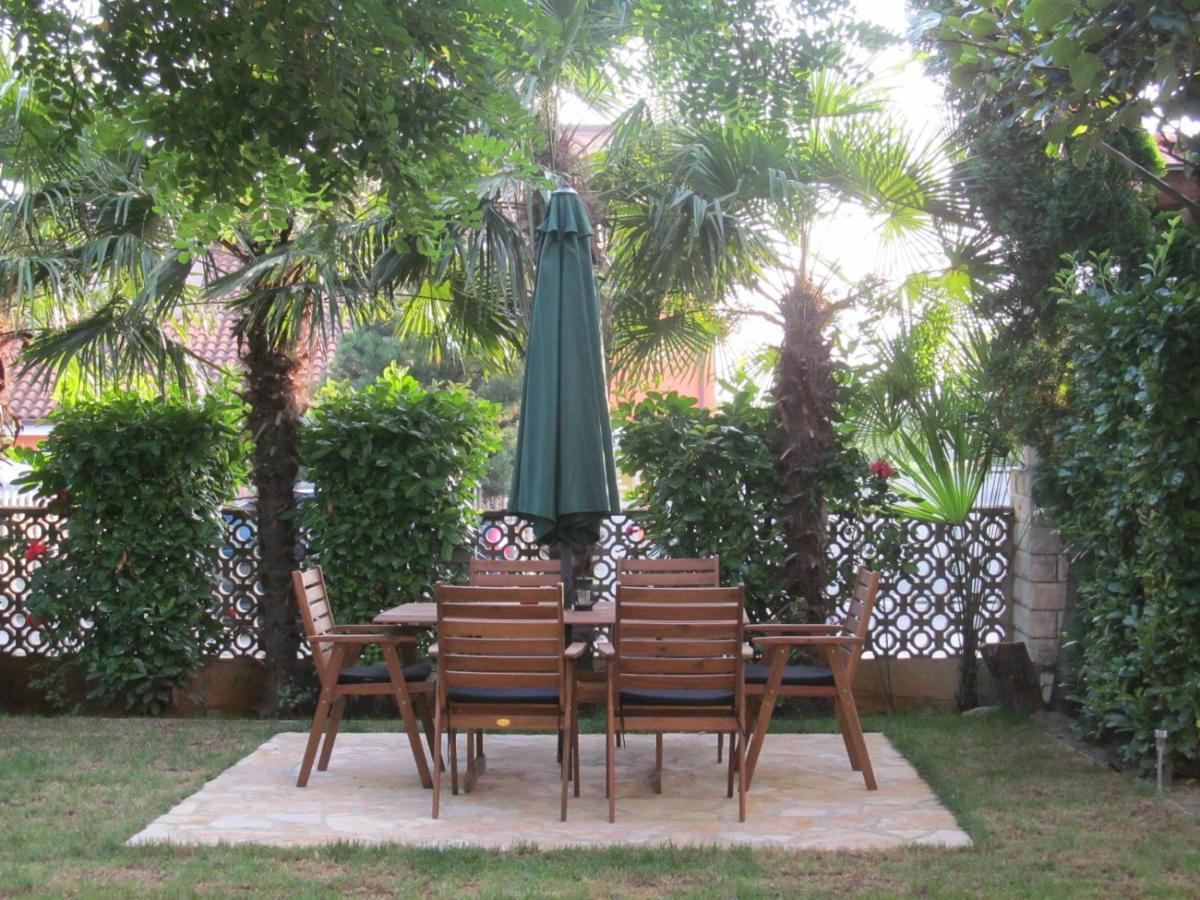Apartments Zvezdica*** With Garden Zambratija  Εξωτερικό φωτογραφία