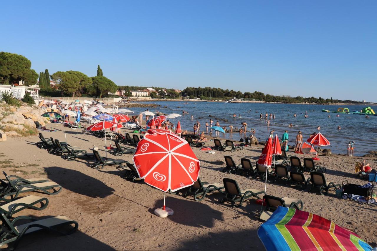 Apartments Zvezdica*** With Garden Zambratija  Εξωτερικό φωτογραφία
