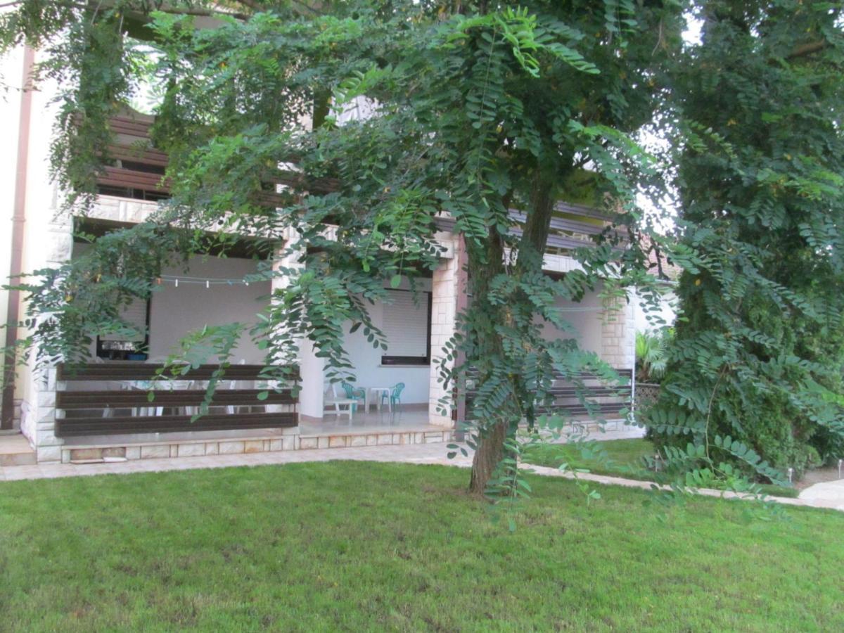 Apartments Zvezdica*** With Garden Zambratija  Εξωτερικό φωτογραφία